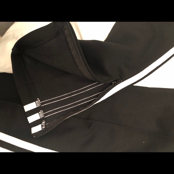 Adidas classic track pants with zipper ankle - Picture 3 of 4